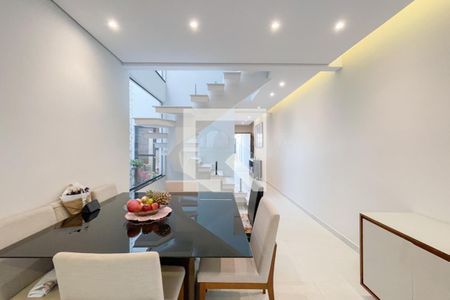 Casa à venda com 175m², 3 quartos e 4 vagas Casa à venda com 175m², 3 quartos e 4 vagasSala de Jantar