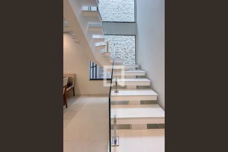 Casa à venda com 175m², 3 quartos e 4 vagas Casa à venda com 175m², 3 quartos e 4 vagasSala de Jantar