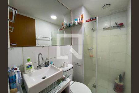 Apartamento à venda com 65m², 3 quartos e 1 vaga Apartamento à venda com 65m², 3 quartos e 1 vagaBanheiro Social