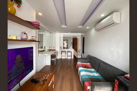 Sala de apartamento à venda com 3 quartos, 65m² em Del Castilho, Rio de Janeiro