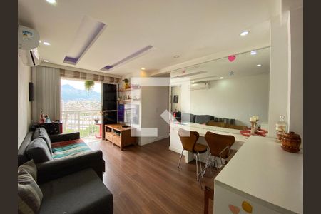 Sala de apartamento à venda com 3 quartos, 65m² em Del Castilho, Rio de Janeiro