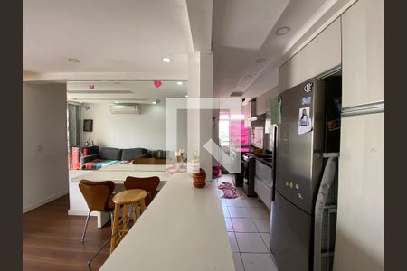 Apartamento à venda com 65m², 3 quartos e 1 vaga Apartamento à venda com 65m², 3 quartos e 1 vagaCozinha americana