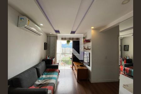 Sala de apartamento à venda com 3 quartos, 65m² em Del Castilho, Rio de Janeiro