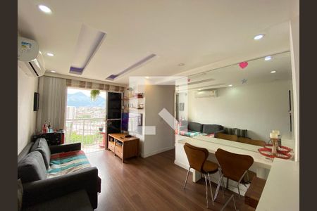 Sala de apartamento à venda com 3 quartos, 65m² em Del Castilho, Rio de Janeiro