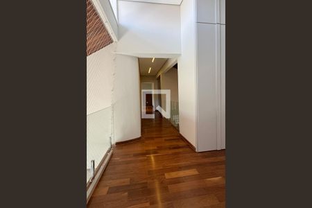 Casa de condomínio à venda com 500m², 3 quartos e 4 vagasHall