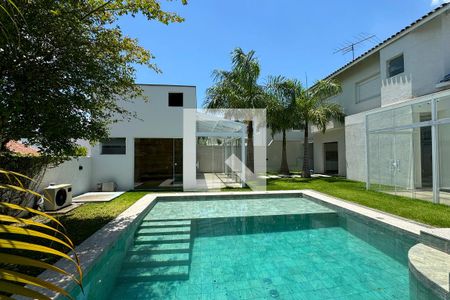 Casa de condomínio à venda com 500m², 3 quartos e 4 vagasPiscina