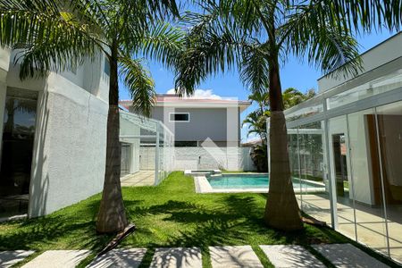 Casa de condomínio à venda com 500m², 3 quartos e 4 vagasQuintal