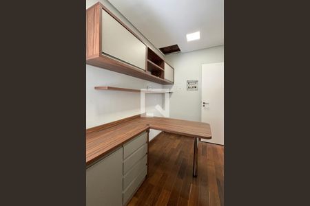 Casa de condomínio à venda com 500m², 3 quartos e 4 vagasEscritório da Suíte 1