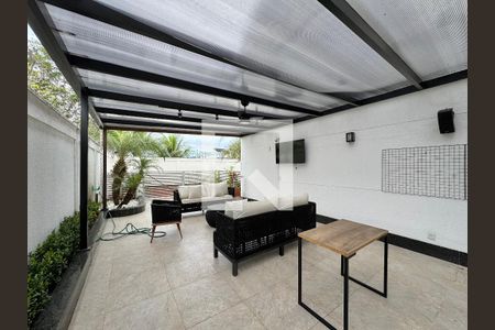 Casa de condomínio à venda com 264m², 4 quartos e 3 vagasÁrea externa