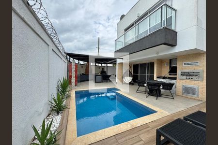 Casa de condomínio à venda com 264m², 4 quartos e 3 vagasÁrea externa