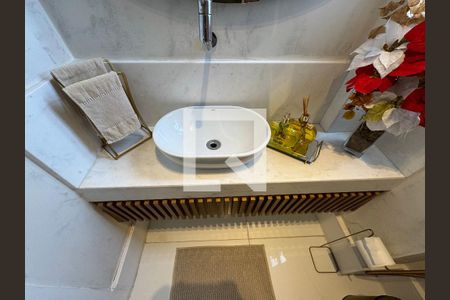 Casa de condomínio à venda com 264m², 4 quartos e 3 vagasLavabo