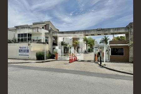 Casa de condomínio à venda com 264m², 4 quartos e 3 vagasFachada Condomínio