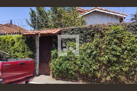 Casa para alugar com 384m², 5 quartos e 6 vagasFachada