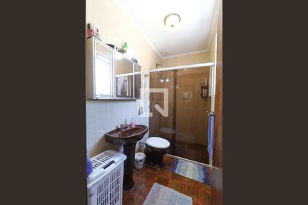 Casa para alugar com 384m², 5 quartos e 6 vagasBanheiro Suíte 1