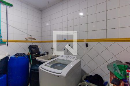Casa à venda com 300m², 3 quartos e 2 vagas Casa à venda com 300m², 3 quartos e 2 vagasÁrea de Serviço