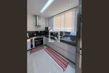 Apartamento à venda com 151m², 3 quartos e 3 vagas Apartamento à venda com 151m², 3 quartos e 3 vagasCozinha