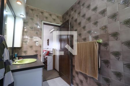 Casa à venda com 290m², 5 quartos e 4 vagasBanheiro da suíte