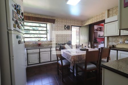 Casa à venda com 290m², 5 quartos e 4 vagasCozinha