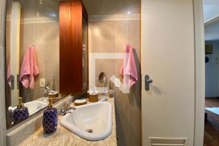 Apartamento à venda com 122m², 2 quartos e 1 vaga Apartamento à venda com 122m², 2 quartos e 1 vagaBanheiro 2