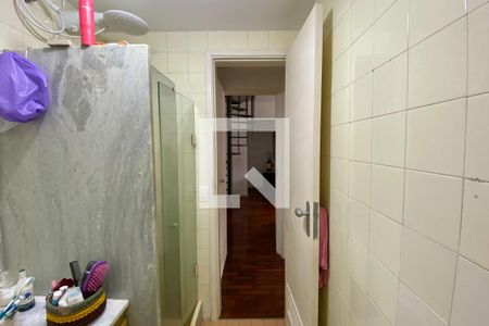 Apartamento à venda com 122m², 2 quartos e 1 vaga Apartamento à venda com 122m², 2 quartos e 1 vagaBanheiro