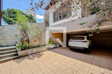 Casa à venda com 200m², 3 quartos e 4 vagasGaragem