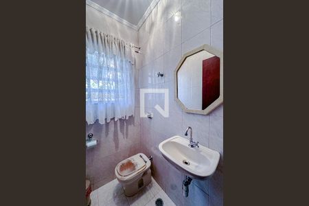 Casa à venda com 200m², 3 quartos e 4 vagasLavabo