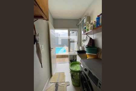 Casa à venda com 100m², 2 quartos e 2 vagasÁrea de Serviço