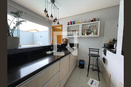 Casa à venda com 100m², 2 quartos e 2 vagasChurrasqueira