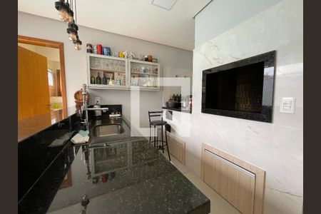 Casa à venda com 100m², 2 quartos e 2 vagasChurrasqueira