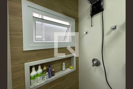 Casa à venda com 100m², 2 quartos e 2 vagasBanheiro quarto 1