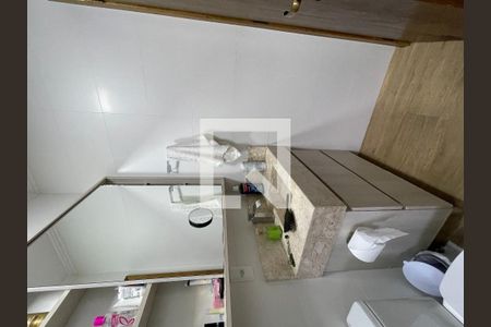 Casa à venda com 100m², 2 quartos e 2 vagasBanheiro quarto 1