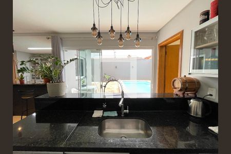 Casa à venda com 100m², 2 quartos e 2 vagasChurrasqueira