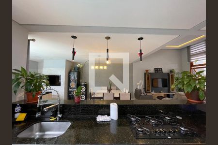 Casa à venda com 100m², 2 quartos e 2 vagasCozinha