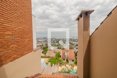 Casa à venda com 357m², 4 quartos e 2 vagas Casa à venda com 357m², 4 quartos e 2 vagasVista