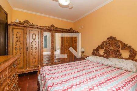 Casa à venda com 357m², 4 quartos e 2 vagas Casa à venda com 357m², 4 quartos e 2 vagasQuarto 4