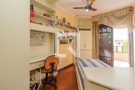 Casa à venda com 357m², 4 quartos e 2 vagas Casa à venda com 357m², 4 quartos e 2 vagasQuarto 3