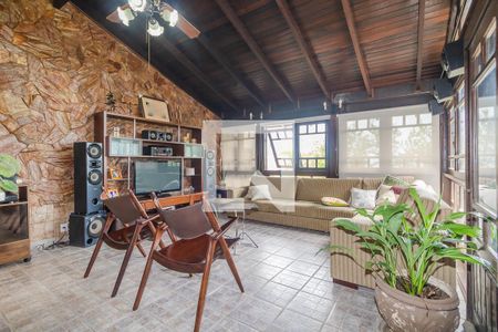 Casa à venda com 357m², 4 quartos e 2 vagas Casa à venda com 357m², 4 quartos e 2 vagasÁrea Externa