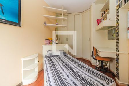 Casa à venda com 357m², 4 quartos e 2 vagas Casa à venda com 357m², 4 quartos e 2 vagasQuarto 3