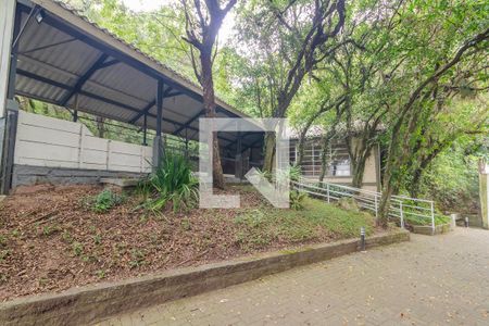 Casa à venda com 357m², 4 quartos e 2 vagas Casa à venda com 357m², 4 quartos e 2 vagasÁrea Comum