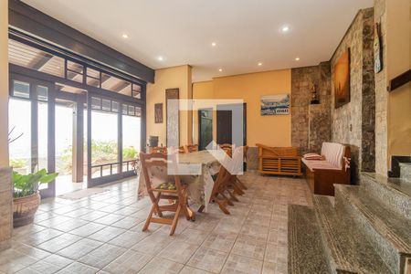 Casa à venda com 357m², 4 quartos e 2 vagas Casa à venda com 357m², 4 quartos e 2 vagasÁrea Externa