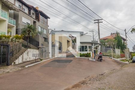 Casa à venda com 357m², 4 quartos e 2 vagas Casa à venda com 357m², 4 quartos e 2 vagasFachada do Condomínio