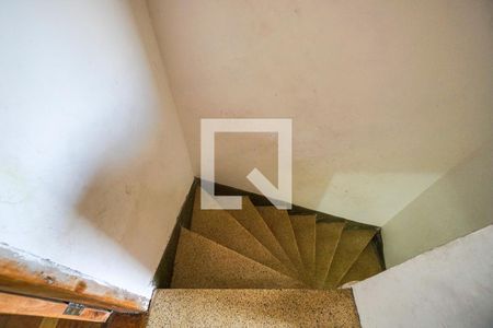 Casa à venda com 80m², 2 quartos e sem vagaEscada