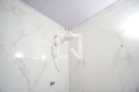 Casa à venda com 80m², 2 quartos e sem vagaChuveiro