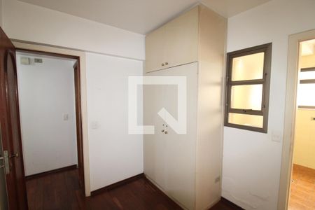 Apartamento à venda com 330m², 4 quartos e 4 vagasÁrea de Serviço - Quarto 