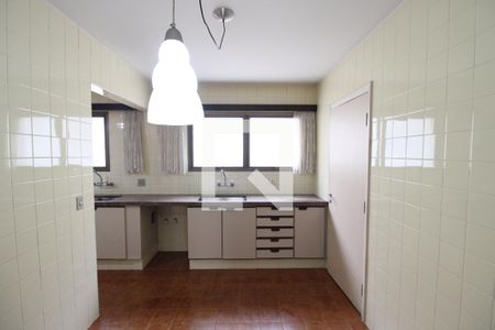 Apartamento à venda com 330m², 4 quartos e 4 vagasCozinha