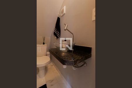 Casa de condomínio à venda com 115m², 2 quartos e 2 vagasLavabo