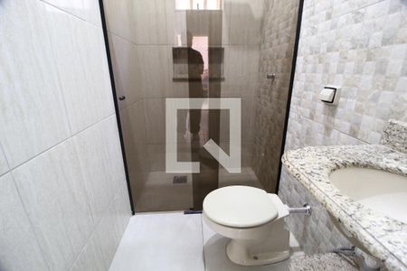 Banheiro de kitnet/studio para alugar com 1 quarto, 30m² em Martins, Uberlândia