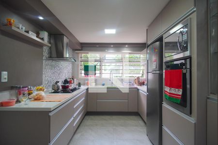 Casa à venda com 343m², 5 quartos e 5 vagas Casa à venda com 343m², 5 quartos e 5 vagasCozinha