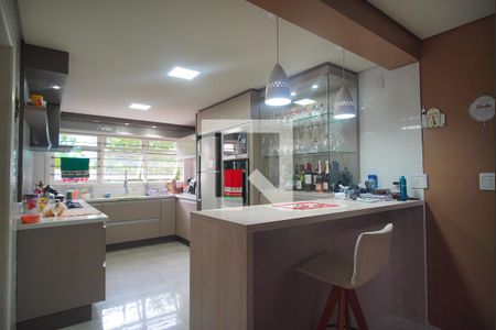 Casa à venda com 343m², 5 quartos e 5 vagas Casa à venda com 343m², 5 quartos e 5 vagasCozinha