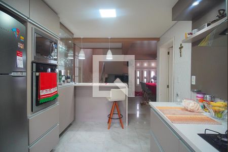 Casa à venda com 343m², 5 quartos e 5 vagas Casa à venda com 343m², 5 quartos e 5 vagasCozinha